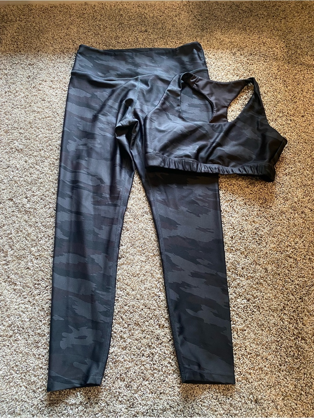 Soul Cycle Black Camo Active Leggings & Sports Bra Set - Large